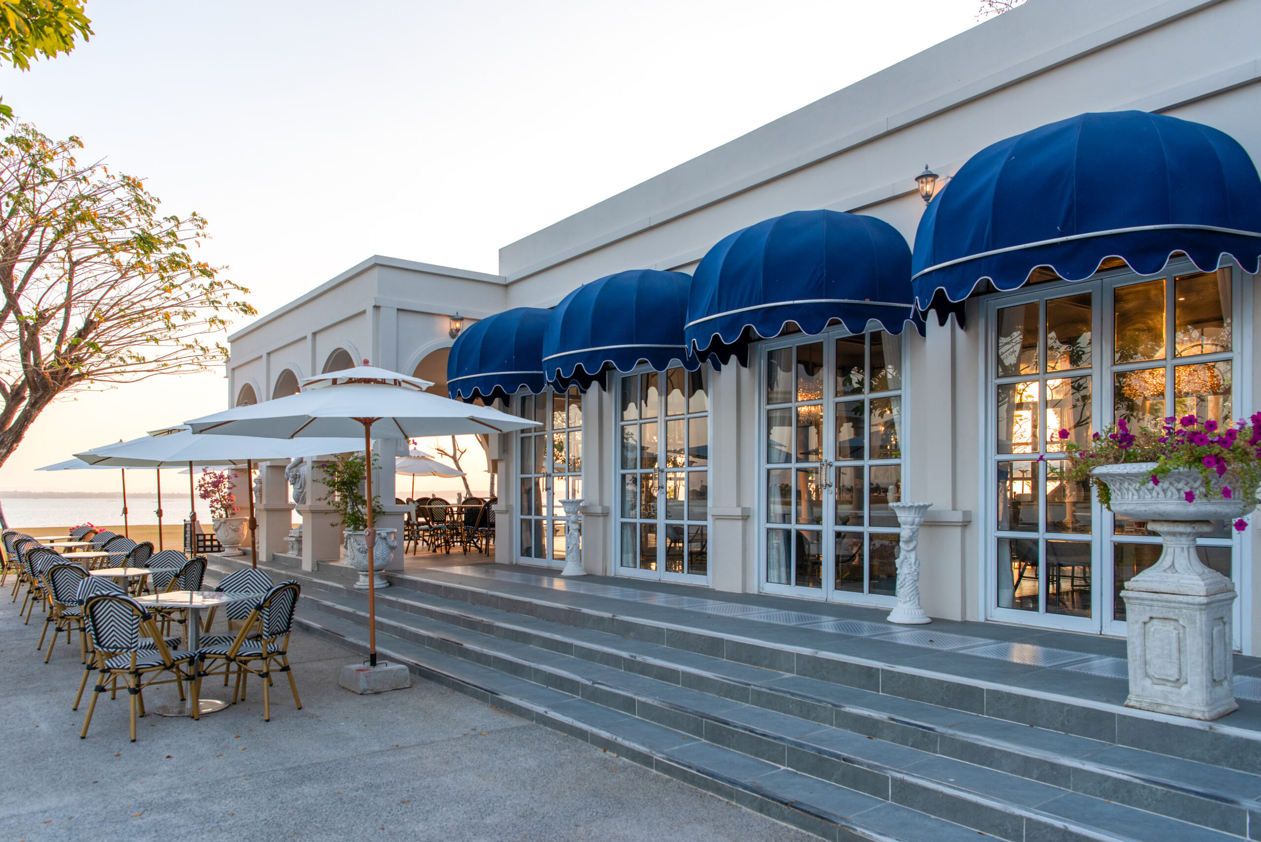Exterior_144